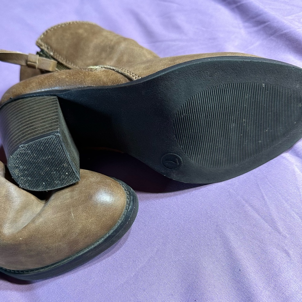 Target size 7 heeled booties super adorable and comfortable!! - Picture 2 of 9